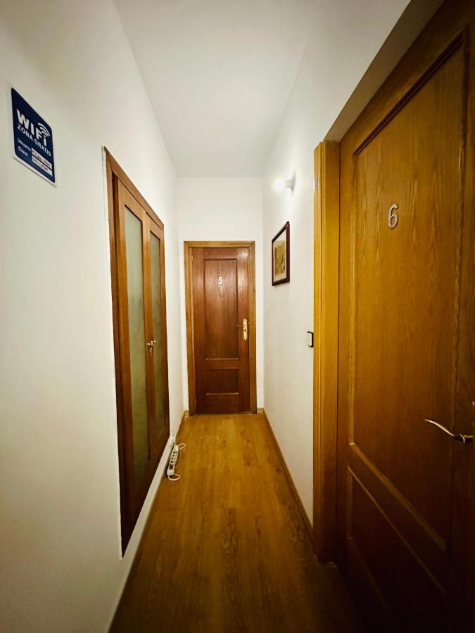 Punta Me Rooms Near The Gran Via Madrid Ngoại thất bức ảnh
